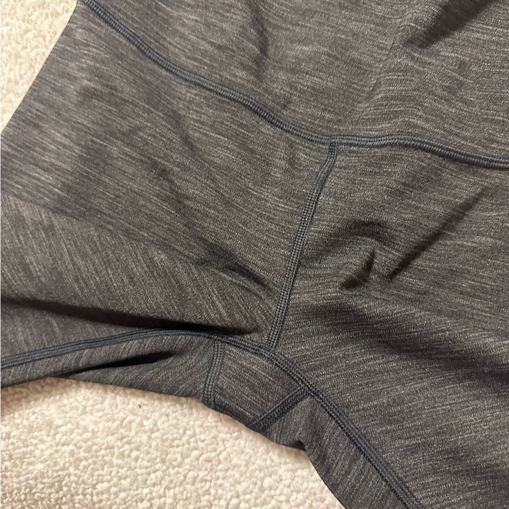 Lululemon Wunder Under Hi-Rise 7/8 Tight
Heathered Black Gray Leggings Luxtreme - Picture 10 of 15